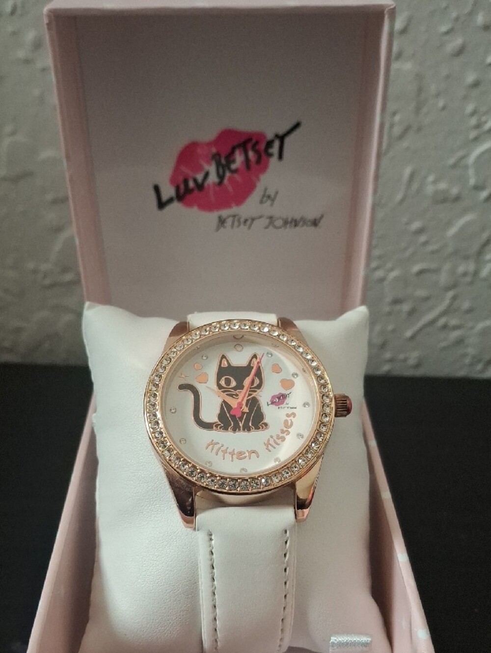 Betsey Johnson White Leather Watch with Rose Gold Case and Kitten Dial - Picture 3 of 3